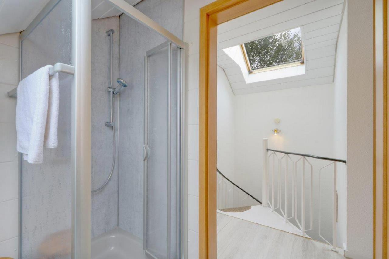 Seepark Kirchheim Ferienhaus Bei Zeta Mit Sauna Exterior foto