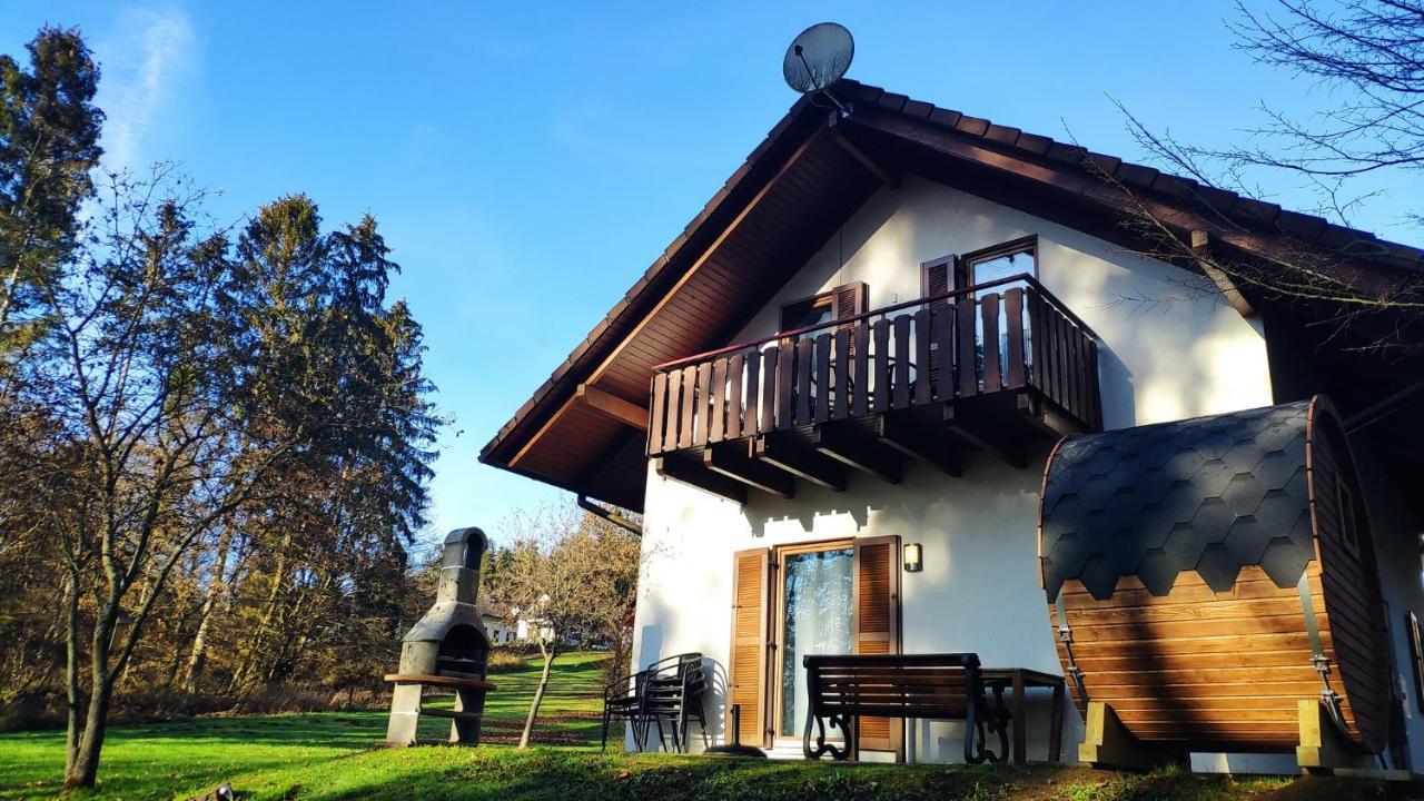 Seepark Kirchheim Ferienhaus Bei Zeta Mit Sauna Exterior foto